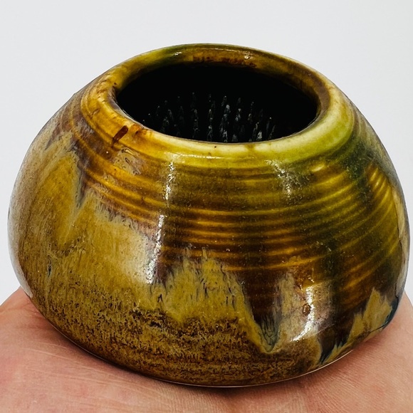 Studio Art Pottery IKEBANA Glazed Flower Metal Frog Vase Decor Floral Display - Picture 6 of 12